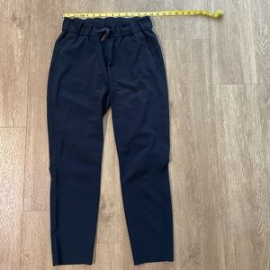Lululemon Size 4 On the fly pant